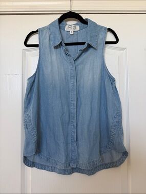 Cloth & Stone by Anthropologie Sleeveless Chambray Button-Down Top